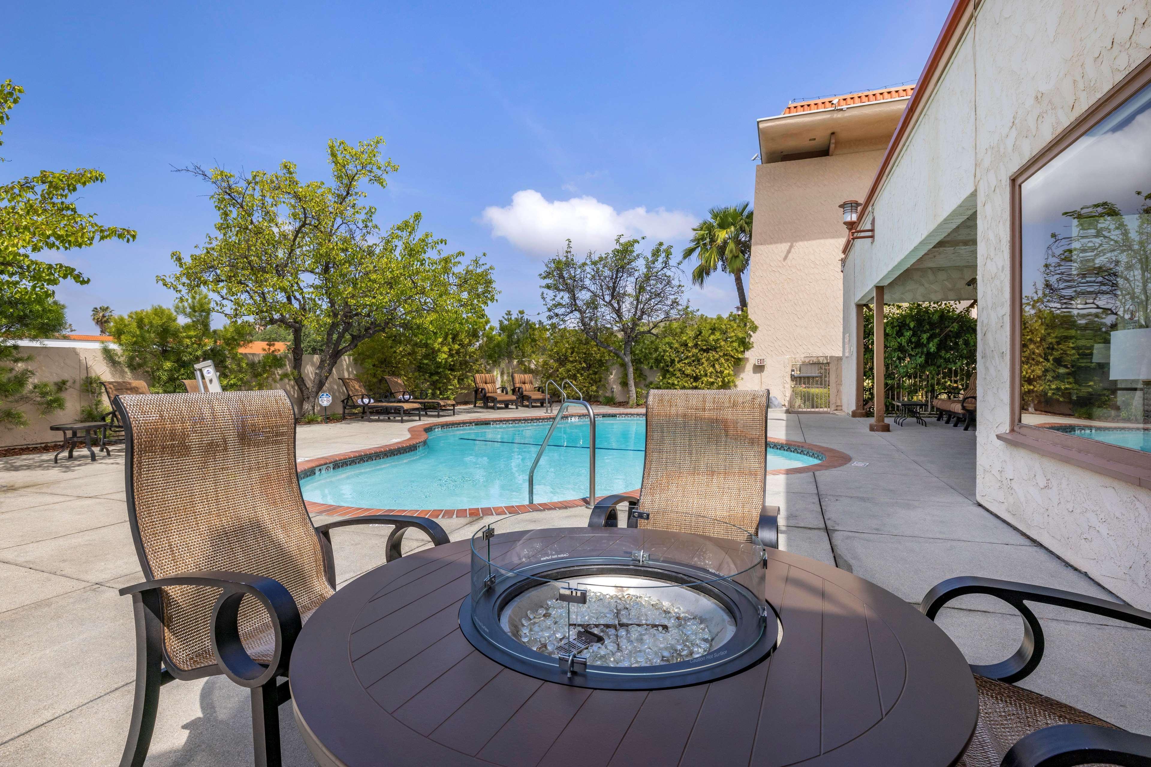 Best Western Plus Thousand Oaks Inn Exterior foto